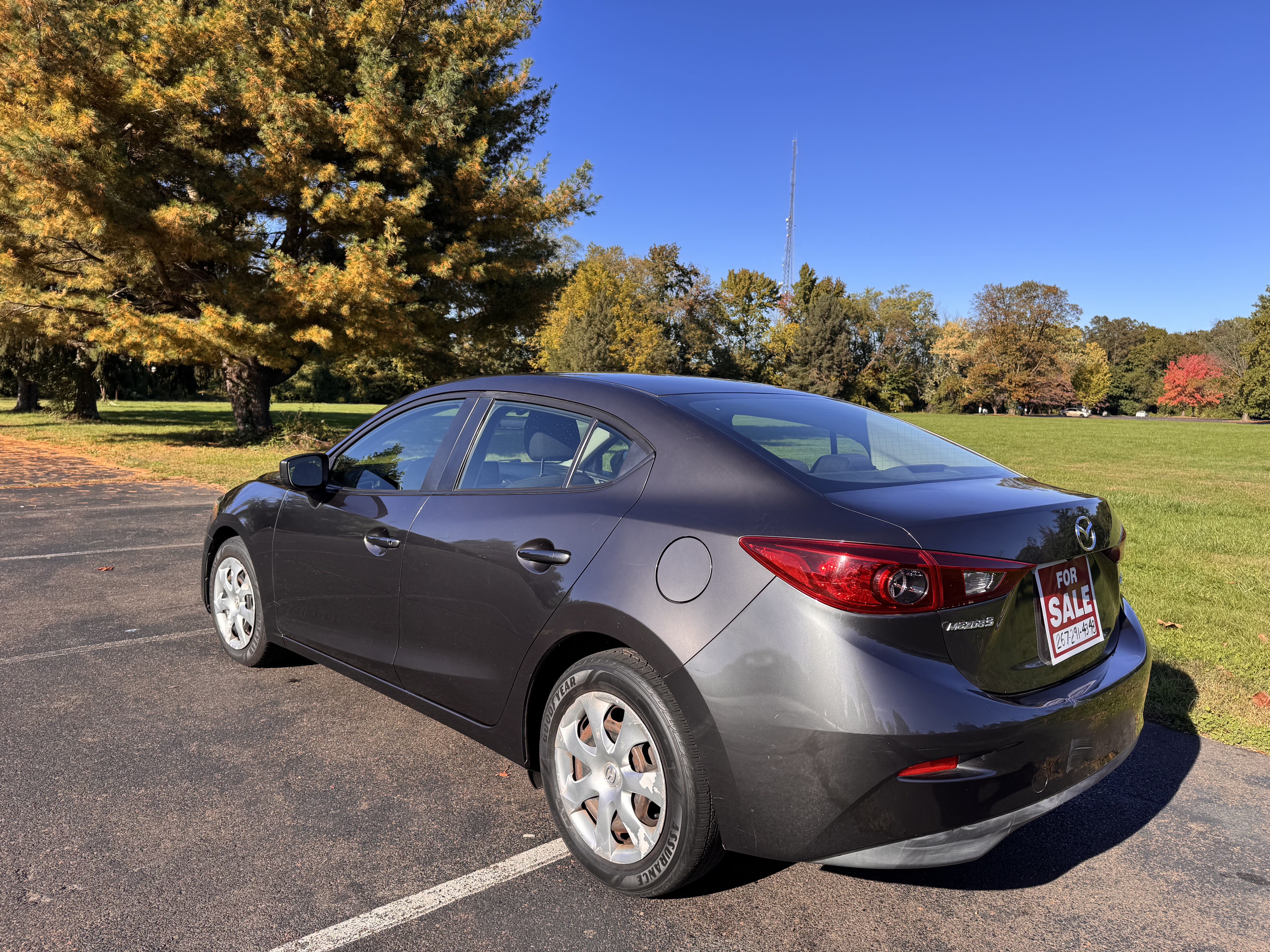 Used 2017 MAZDA MAZDA3 Sport FWD image 10