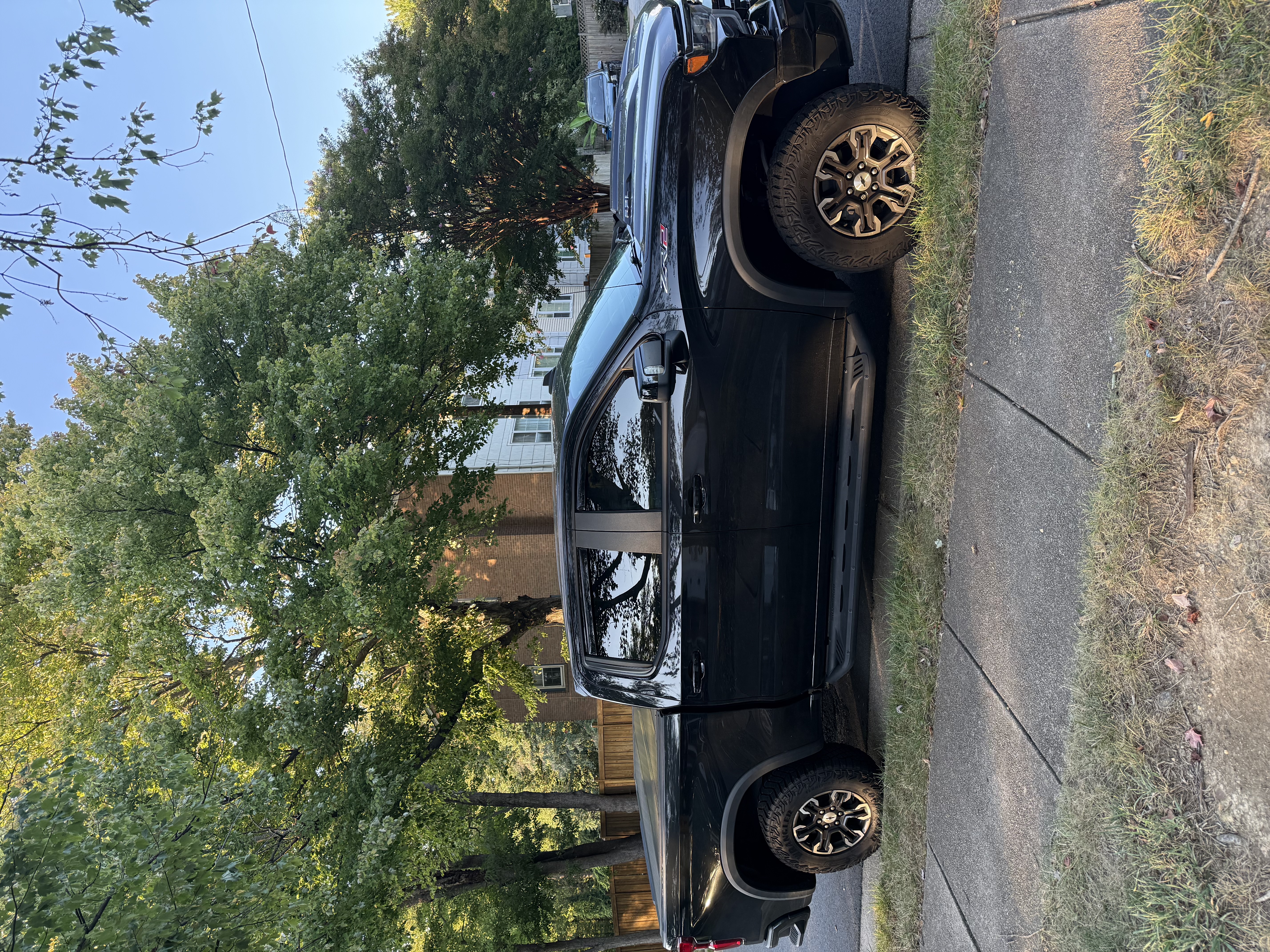 Used 2022 Chevrolet Silverado 1500 ZR2 w/ Technology Package AWD/4WD image 1