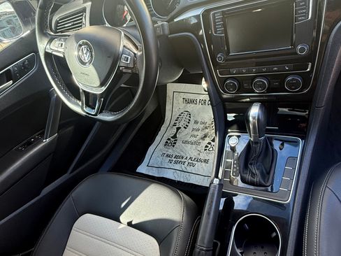 Used 2018 Volkswagen Passat 3.6 image 5