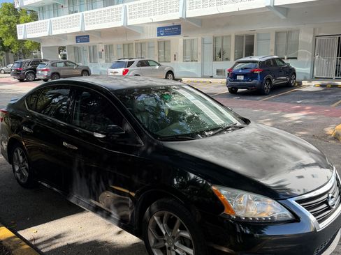 Used 2015 Nissan Sentra SR FWD image 2