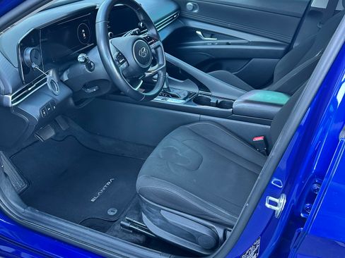 Used 2021 Hyundai Elantra SEL w/ Convenience Package image 9