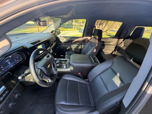 Used 2023 Chevrolet Silverado 1500 LTZ w/ Technology Package image 9