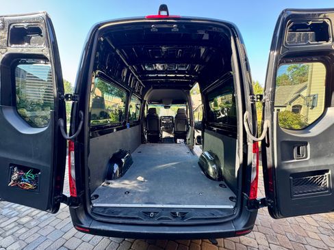 Used 2019 Mercedes-Benz Sprinter 1500 image 18