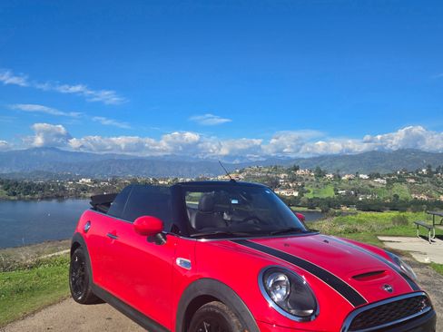 Used 2020 MINI Cooper S image 2