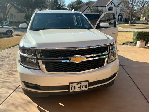 Used 2015 Chevrolet Suburban LT w/ Luxury Package image 17