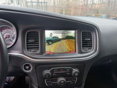 Used 2018 Dodge Charger SXT Plus image 11