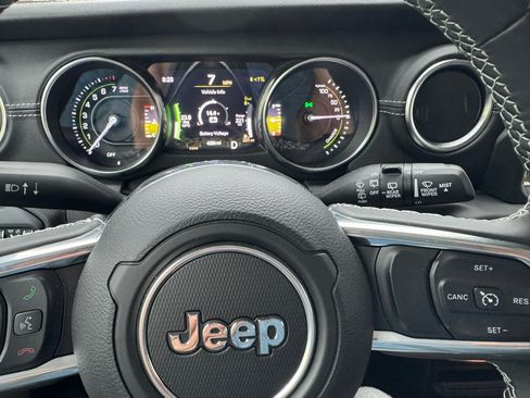 Used 2022 Jeep Wrangler Unlimited Sahara image 8