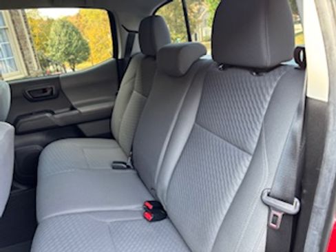 Used 2022 Toyota Tacoma SR image 13