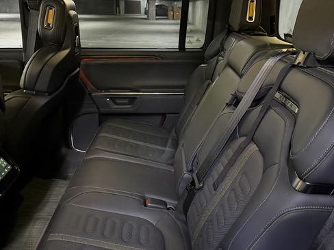 Used 2025 Rivian R1S Adventure image 4