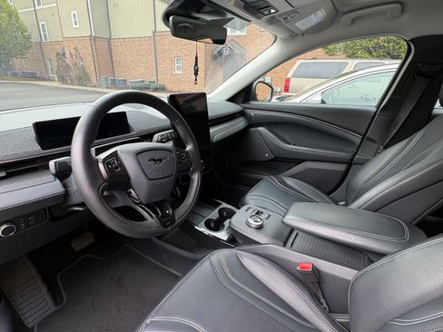 Used 2021 Ford Mustang Mach-E Premium image 8