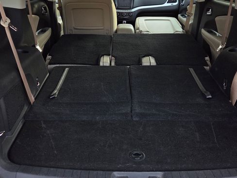 Used 2011 Dodge Journey Mainstreet w/ Safe & Sound Group image 15