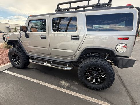 Used 2005 HUMMER H2 w/ Preferred Equipment Group AWD/4WD image 24