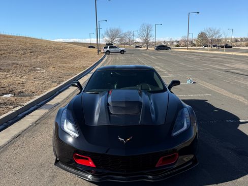 Used 2015 Chevrolet Corvette Z06 w/ Z07 Performance Package RWD image 4