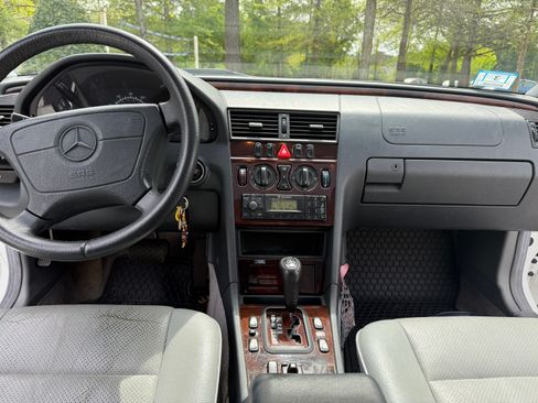 Used 1999 Mercedes-Benz C 230 image 4