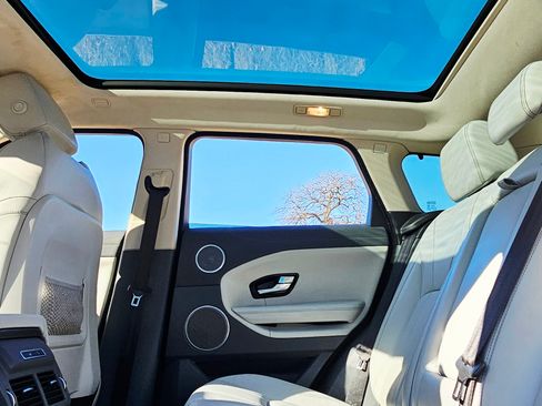 Used 2016 Land Rover Range Rover Evoque HSE image 11