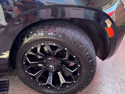 Used 2021 GMC Yukon AT4 w/ AT4 Premium Plus Package image 11