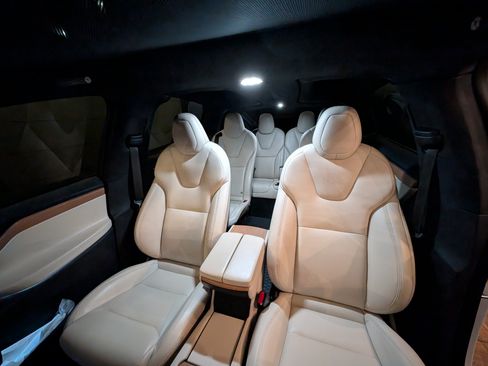 Used 2020 Tesla Model X Long Range image 19