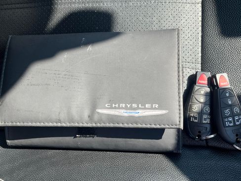 Used 2013 Chrysler Town & Country Touring-L w/ Driver Convenience Group image 25