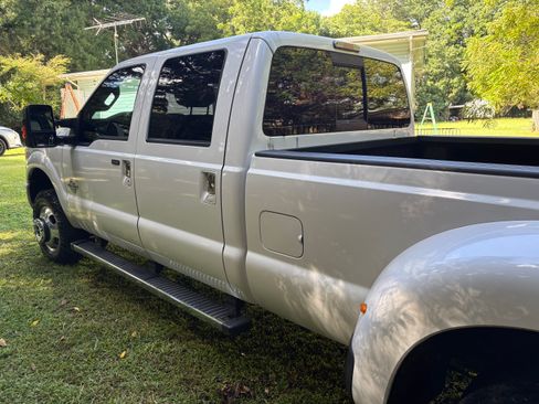 Used 2015 Ford F350 Platinum AWD/4WD image 9