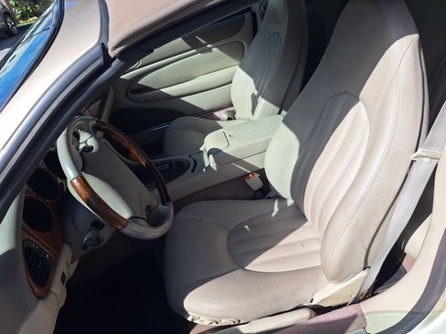 Used 2000 Jaguar XK8 Convertible image 21