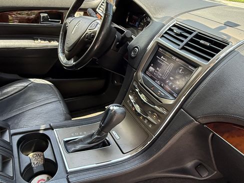 Used 2011 Lincoln MKX 2WD w/ Wood Pkg image 6