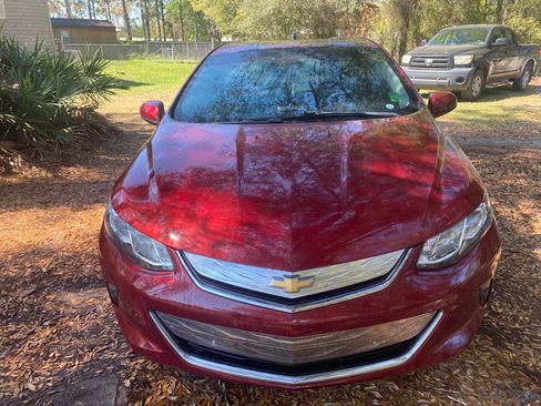 Used 2018 Chevrolet Volt Premier w/ Driver Confidence Package image 2