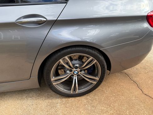 Used 2013 BMW M5 image 2