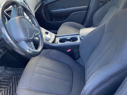 Used 2016 Chrysler 200 Limited w/ Convenience Group image 8