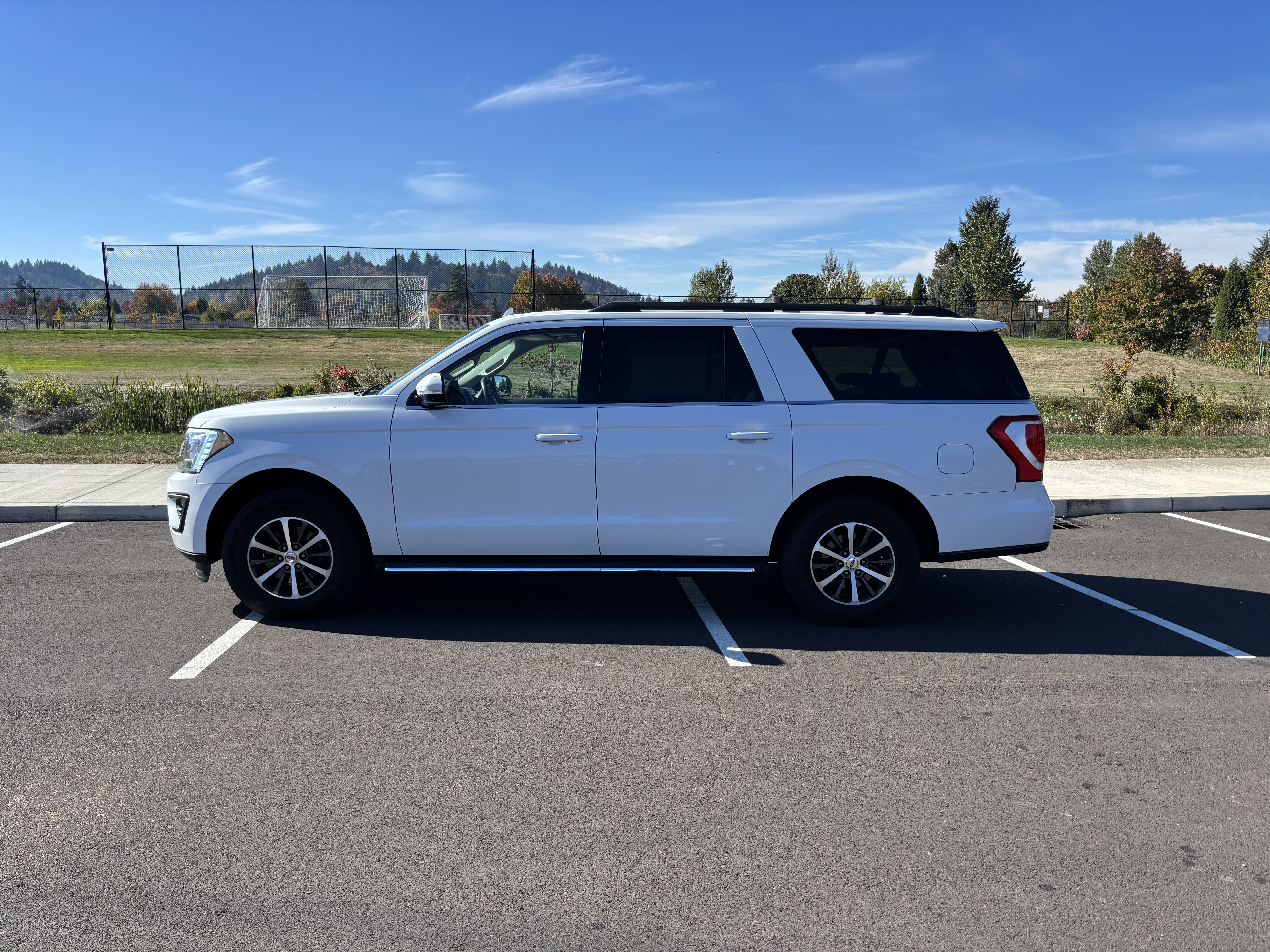 Used 2018 Ford Expedition Max XLT w/ Equipment Group 202A AWD/4WD image 1