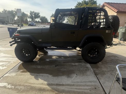 Used 1993 Jeep Wrangler S image 4