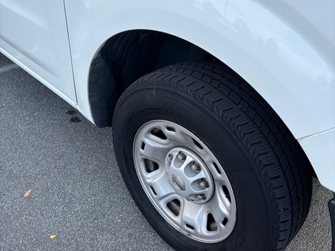 Used 2019 Nissan NV 2500 SV image 14