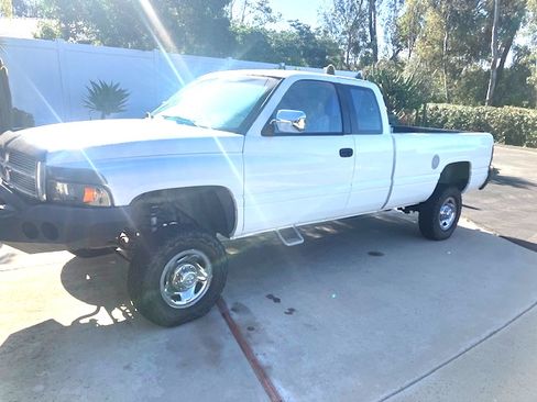 Used 1996 Dodge Ram 2500 Truck 4x4 Club Cab image 2
