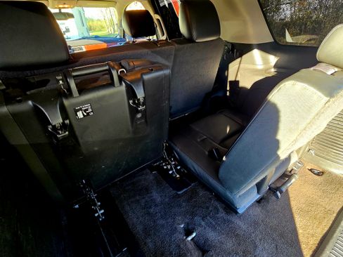 Used 2013 Chevrolet Tahoe LTZ image 9