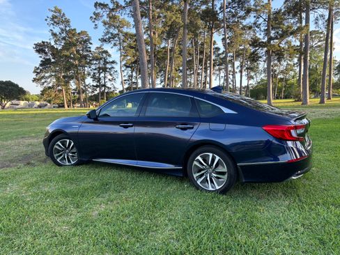 Used 2018 Honda Accord Touring image 8