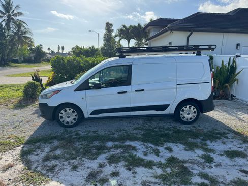 Used 2019 Ford Transit Connect XL image 1