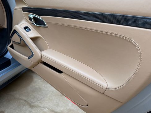 Used 2014 Porsche 911 Turbo S image 25