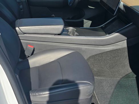 Used 2020 Tesla Model Y Long Range AWD/4WD image 8