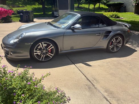 Used 2011 Porsche 911 4 Cabriolet AWD/4WD image 6