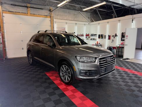 Used 2017 Audi Q7 3.0T Premium Plus w/ Premium Plus Package AWD/4WD image 11