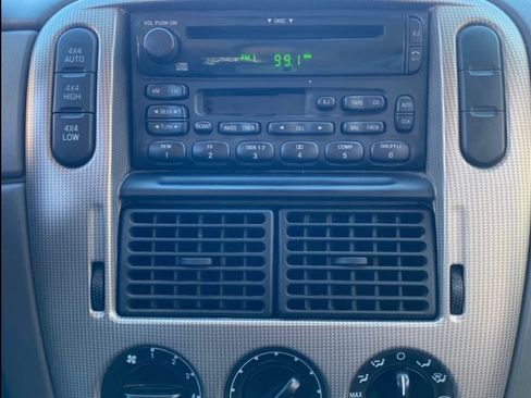 Used 2003 Ford Explorer Sport XLT image 11