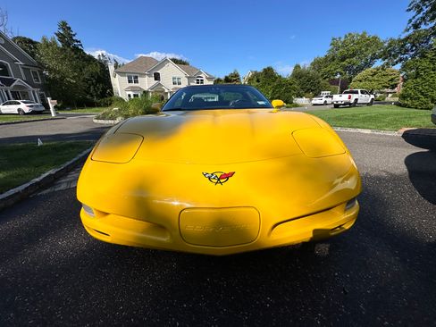 Used 2000 Chevrolet Corvette Coupe w/ Memory Pkg image 9