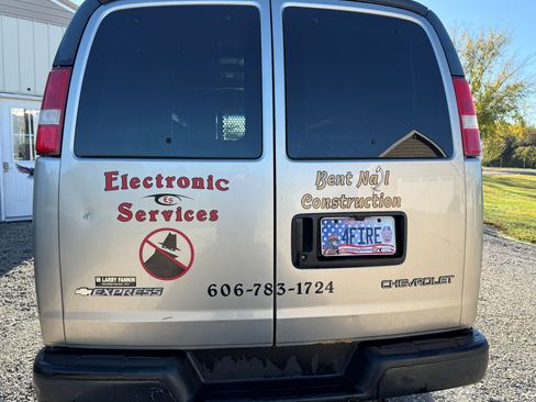 Used 2003 Chevrolet Express 3500 Extended Van 3D image 5