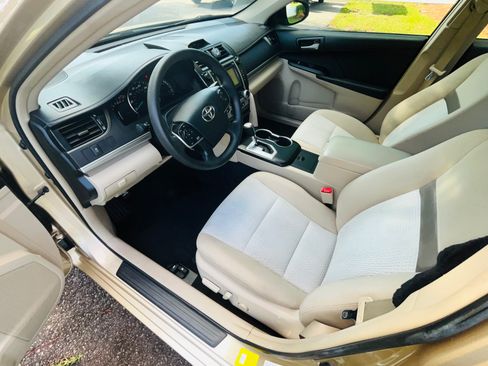 Used 2012 Toyota Camry LE FWD image 17