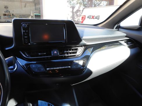 Used 2018 Toyota C-HR XLE image 12