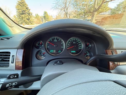 Used 2010 Chevrolet Tahoe LT image 9