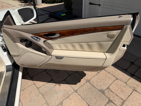 Used 2012 Mercedes-Benz SL 550 image 6
