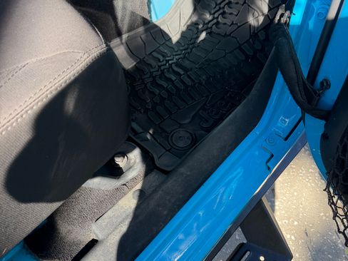 Used 2017 Jeep Wrangler Unlimited Sport w/ Quick Order Package 24S AWD/4WD image 10