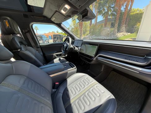 Used 2023 Rivian R1S Adventure image 11