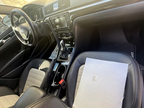 Used 2018 Volkswagen Passat 3.6 image 6