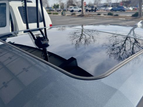 Used 2023 Toyota Corolla SE image 9